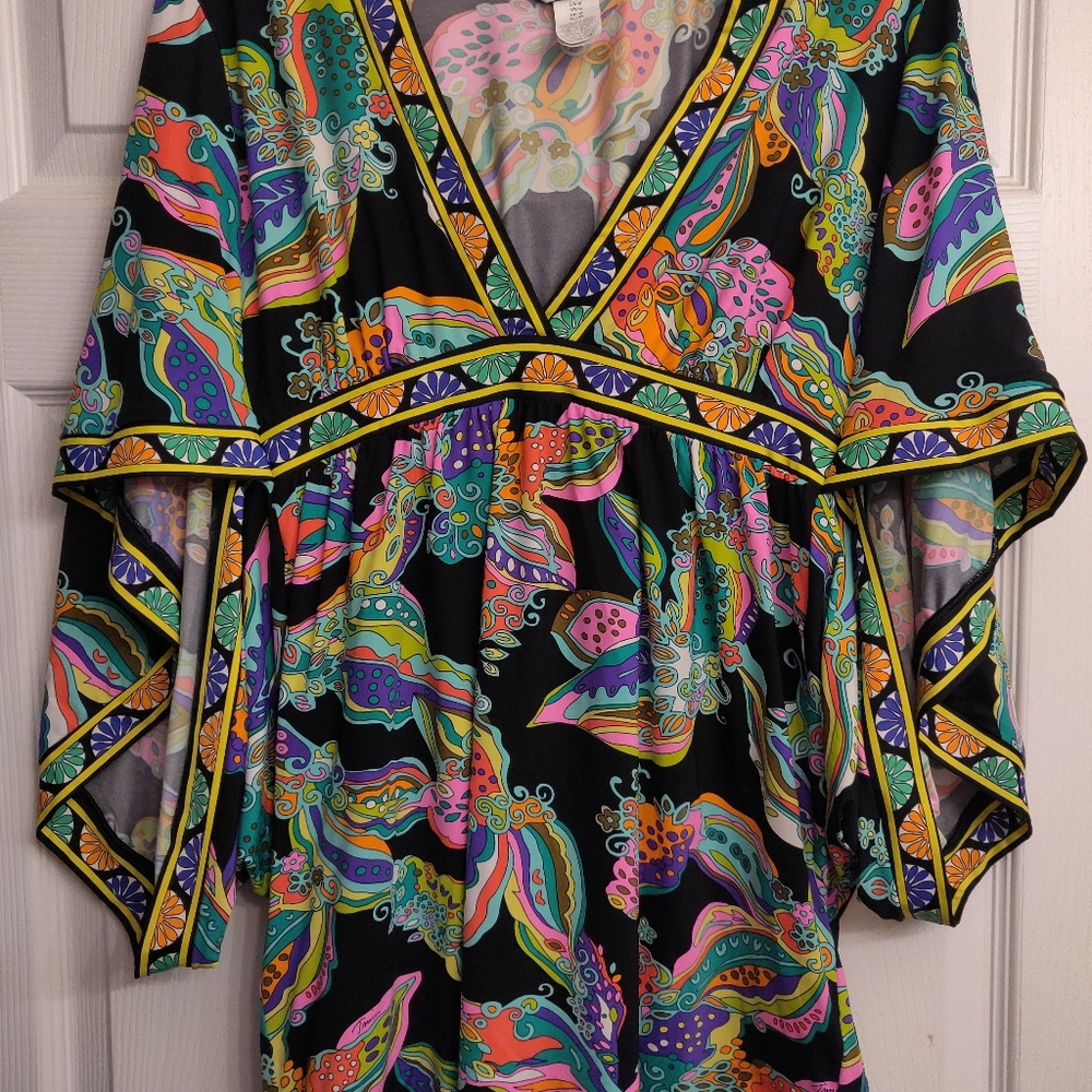 Trina Turk size US Medium Sea Garden Cover Up